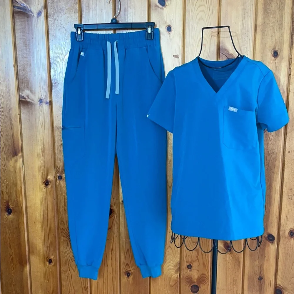Blue Scrub Set with Jogger Pants blue fig scrubs size small/XS Zamora/caterina - Picture 4 of 16